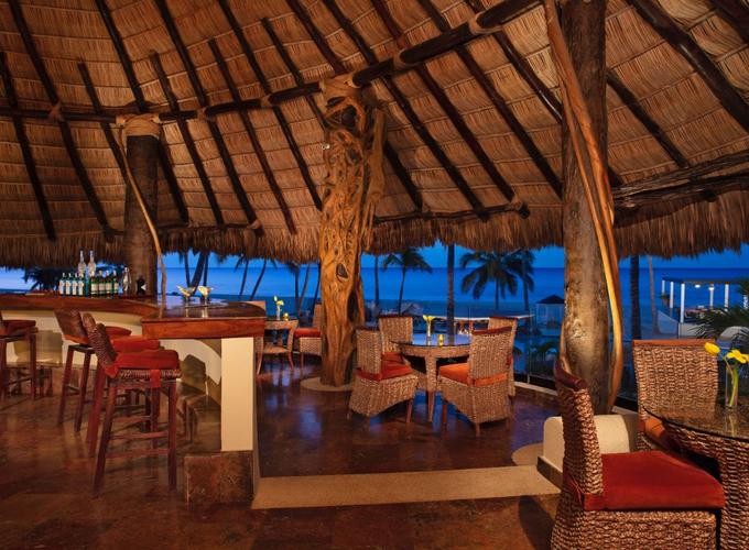 Bar Altitude Club  Krystal Grand® Los Cabos Bar Altitude Club  Krystal Grand® Los Cabos