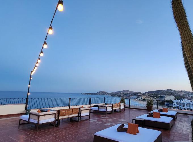 Sky Lounge  Krystal Grand® Los Cabos Sky Lounge  Krystal Grand® Los Cabos